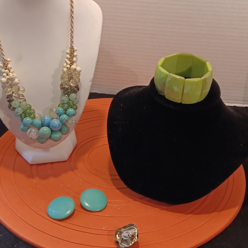 Necklace set